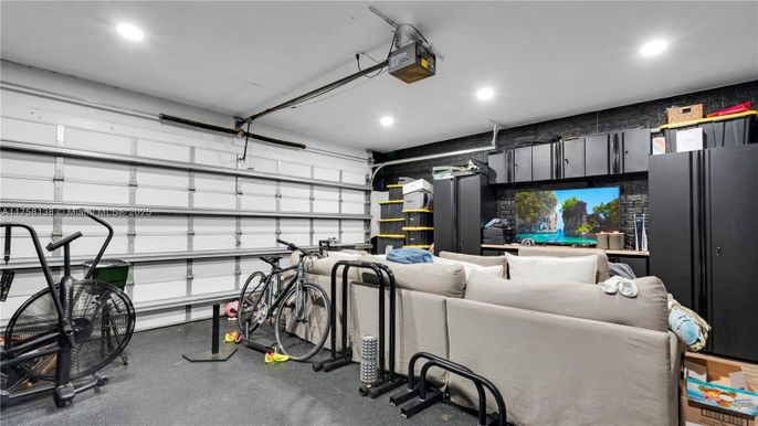 Fitness Equipment, Garage, Interior, Recessed Lighting