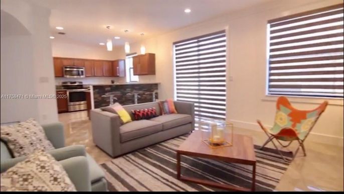 Interior, Kitchen, Living room, Pendant Lights, Recessed Lighting, Stainless Steel Appliances