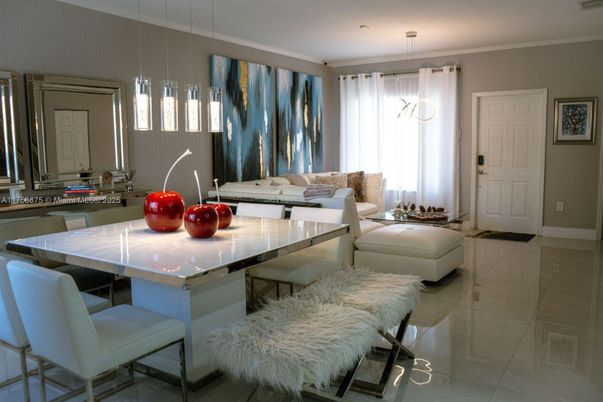 Dining room, Interior, Living room, Pendant Lights