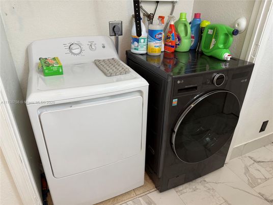 Interior, Marble, Utility Closets, Washer