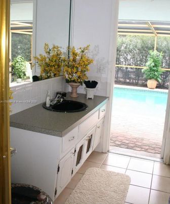 Interior, Pool, Sun Room