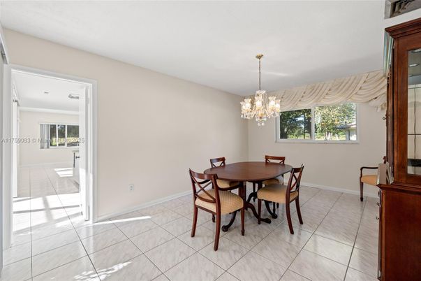 Chandelier, Dining room, Interior