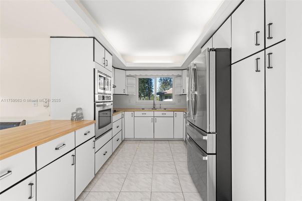 Interior, Kitchen, Marble, Stainless Steel Appliances