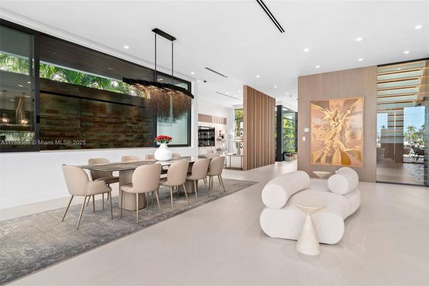 Dining room, Interior, Pendant Lights, Recessed Lighting