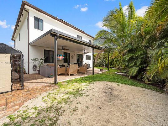 Backyard, Exterior, Hot Tub