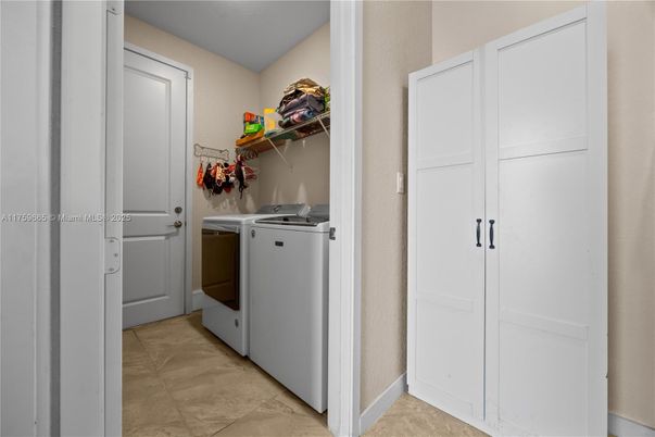 Interior, Washer
