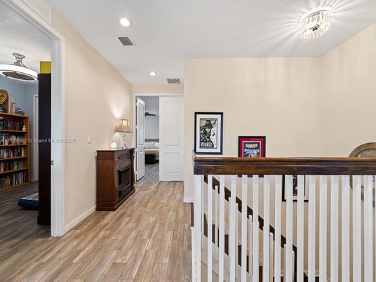 Interior, Recessed Lighting, Wood Texture Flooring