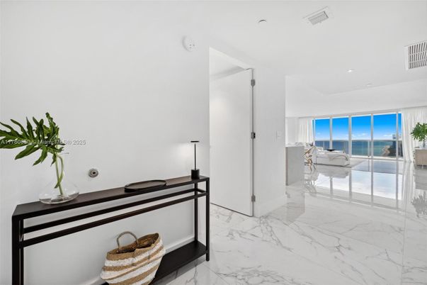 Interior, Marble, Recessed Lighting, Water