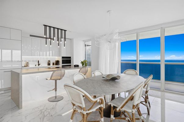 Dining room, Interior, Kitchen, Marble, Pendant Lights, Water