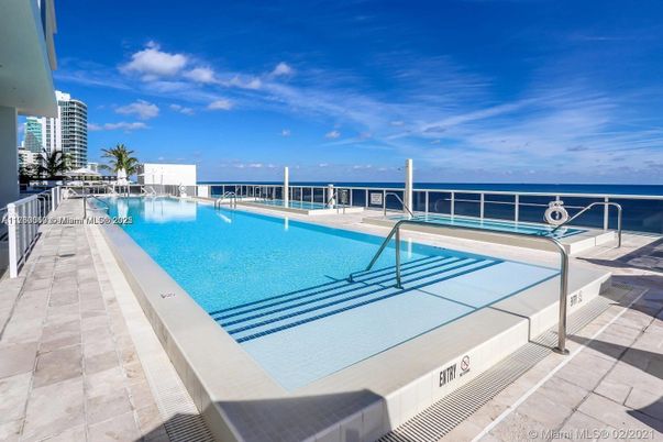 Exterior, Pool, Water