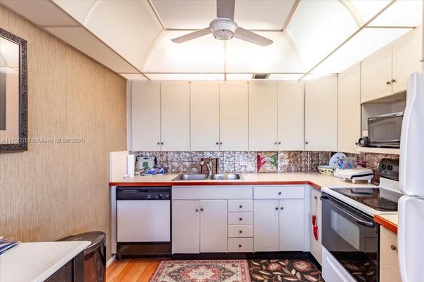 Interior, Kitchen, Wood Texture Flooring