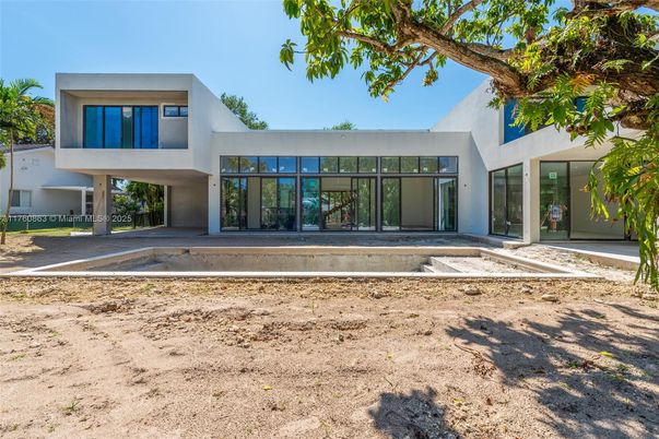 Backyard, Exterior, Facade, Modern