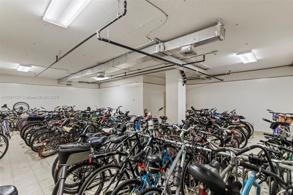 Garage, Interior