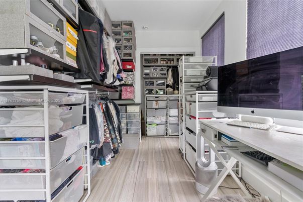 Home Office, Interior, Walk-in Closets, Wood Texture Flooring