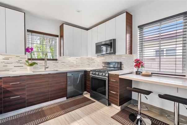 Interior, Kitchen, Stainless Steel Appliances, Wood Texture Flooring