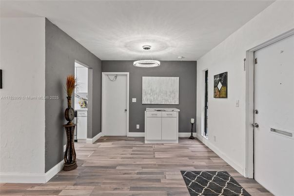 Interior, Pendant Lights, Wood Texture Flooring