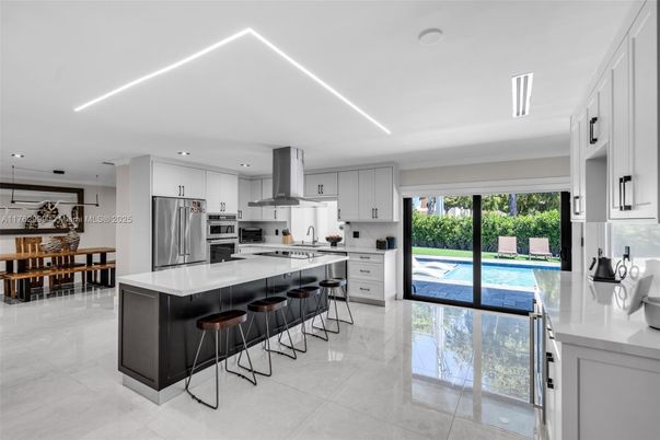Dining room, Interior, Kitchen, Recessed Lighting, Stainless Steel Appliances