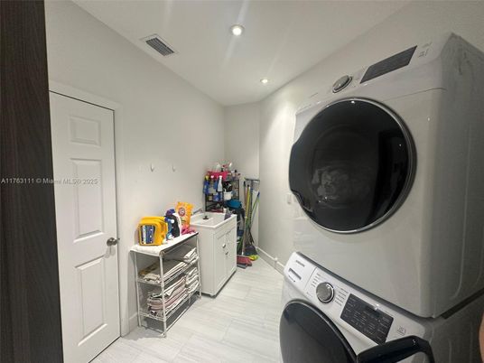 Interior, Recessed Lighting, Washer