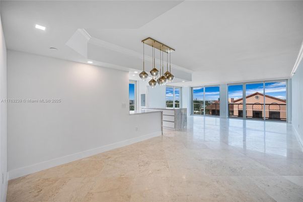 Empty room, Interior, Pendant Lights, Recessed Lighting