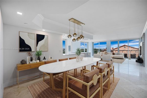 Dining room, Interior, Living room, Pendant Lights, Recessed Lighting