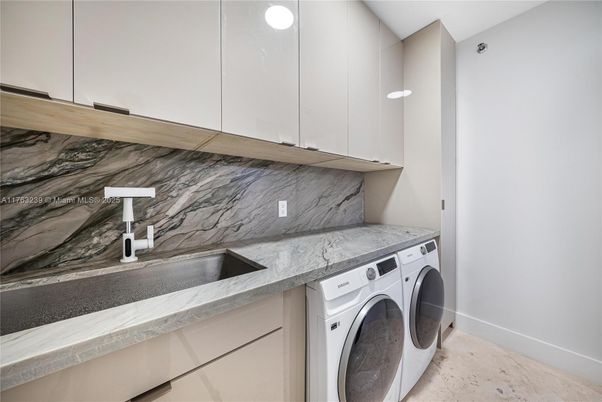 Interior, Marble Walls, Washer