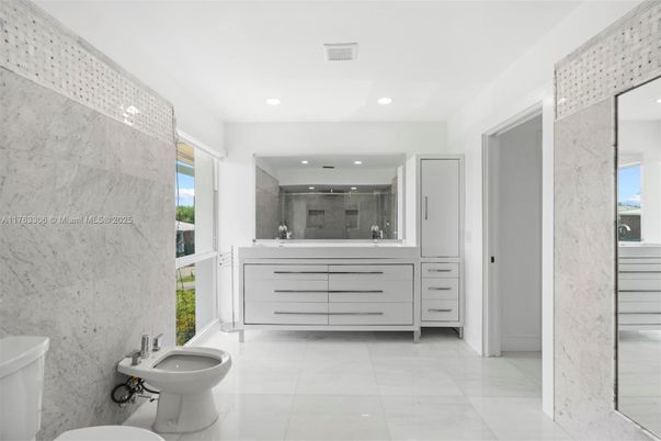 Bathroom, Interior, Marble, Marble Walls, Recessed Lighting