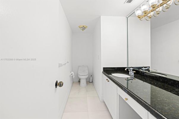 Bathroom, Dual Sink Vanities, Interior