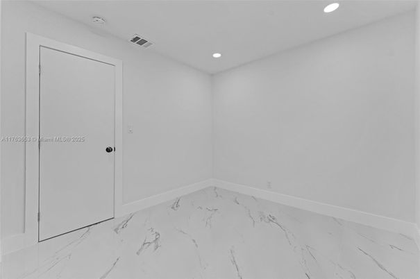 Empty room, Interior, Marble, Recessed Lighting