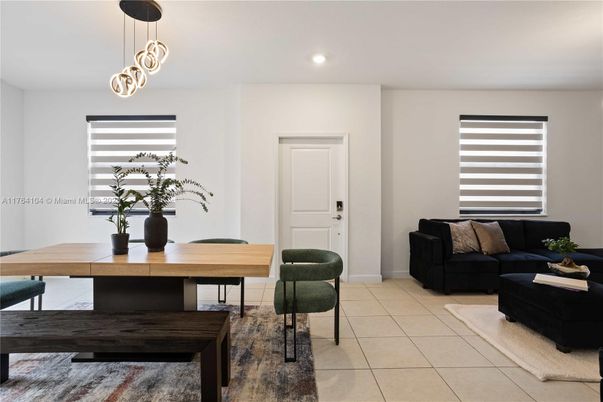 Dining room, Interior, Living room, Pendant Lights, Recessed Lighting