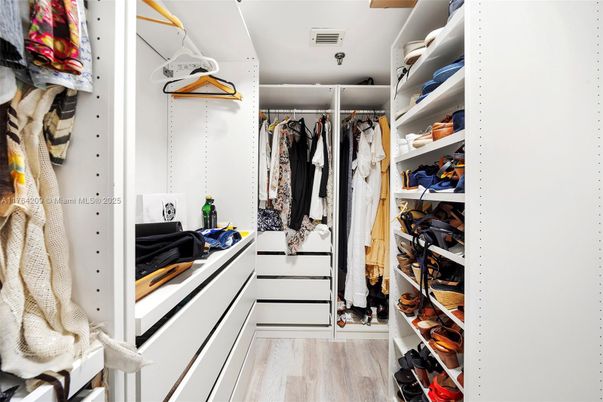 Interior, Walk-in Closets, Wood Texture Flooring