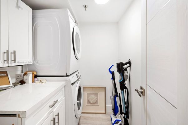 Interior, Recessed Lighting, Utility Closets, Washer, Wood Texture Flooring
