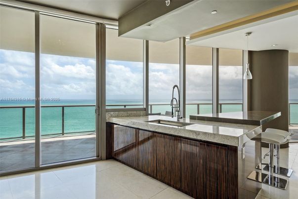 Interior, Pendant Lights, Recessed Lighting, Water