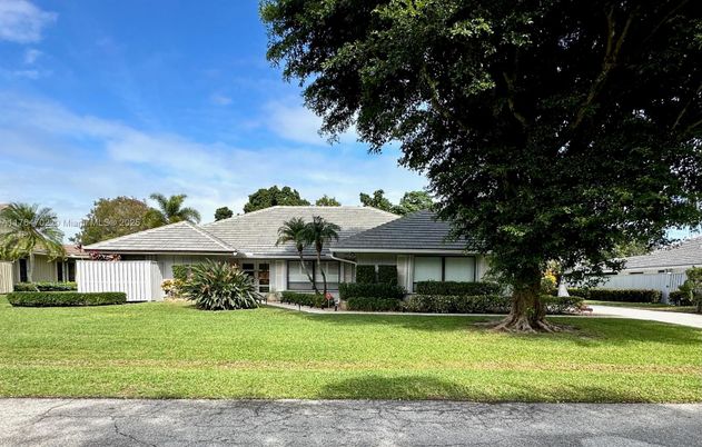 Backyard, Exterior, Facade, Ranch