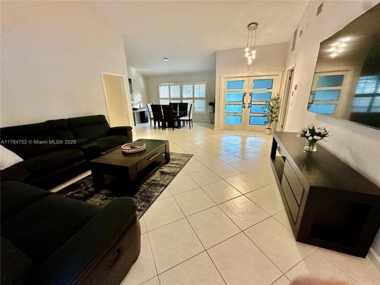 Dining room, Interior, Living room, Pendant Lights