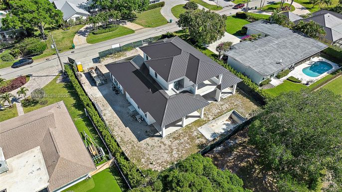 Exterior, Drone