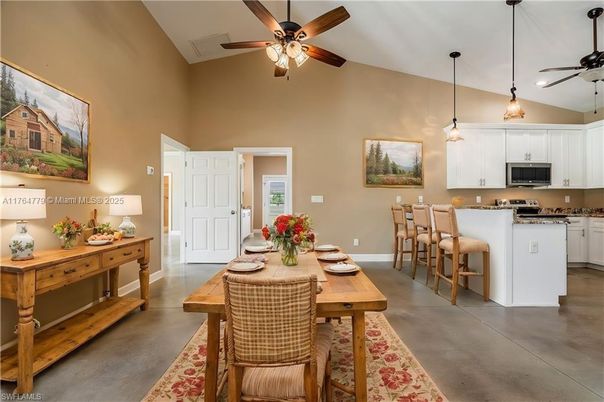 Dining room, Interior, Kitchen, Pendant Lights, Stainless Steel Appliances