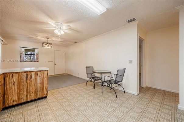 Dining room, Interior