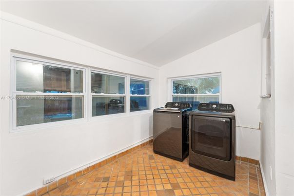 Interior, Washer