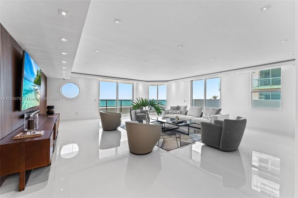 Interior, Living room, Recessed Lighting, Water