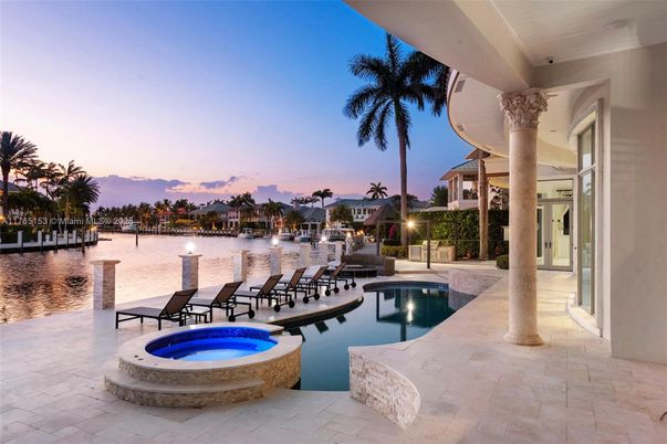 Exterior, Lake, Pool