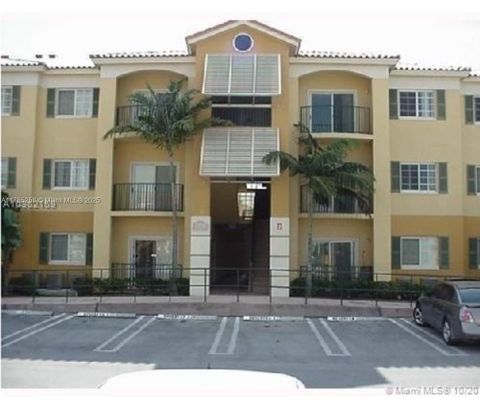 Exterior, Facade, Mediterranean