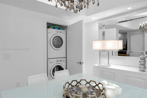 Chandelier, Dining room, Interior, Recessed Lighting, Utility Closets, Washer