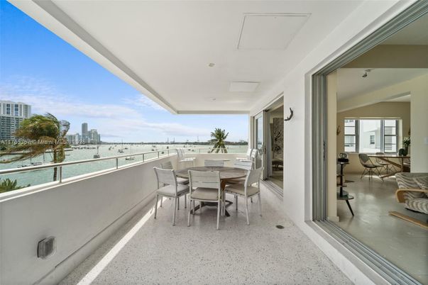 Dining room, Interior, Water
