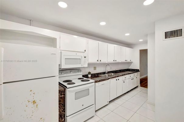 Interior, Kitchen, Recessed Lighting