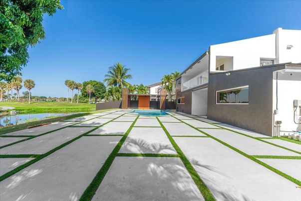 Backyard, Exterior, Water