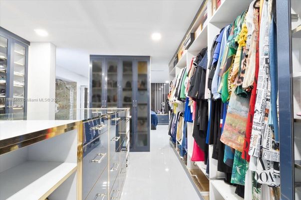 Interior, Recessed Lighting, Walk-in Closets
