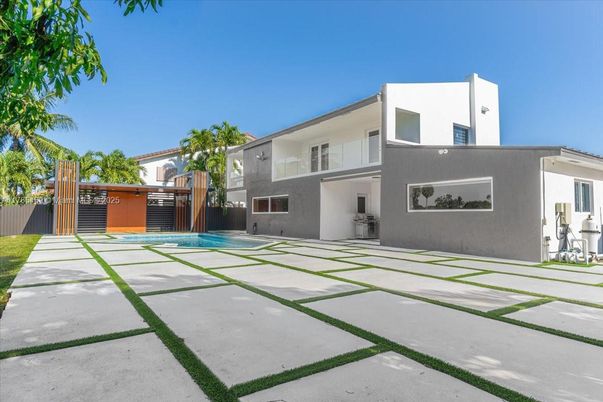 Backyard, Exterior, Pool