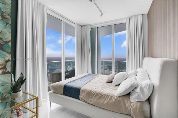 Bedroom, Interior, Water