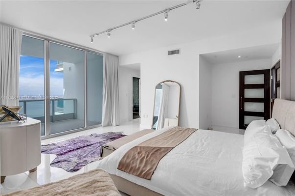 Bedroom, Interior, Recessed Lighting, Water