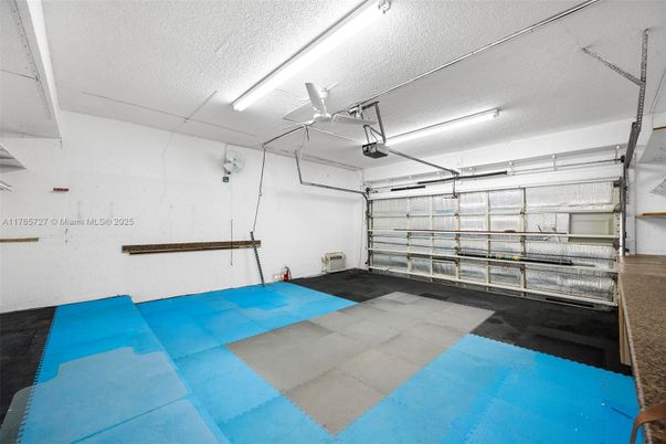 Garage, Interior